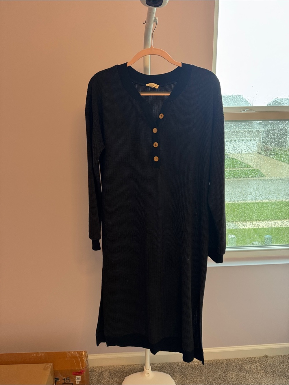 Hem and thread Black Long Sleeve Henley Knit Dress